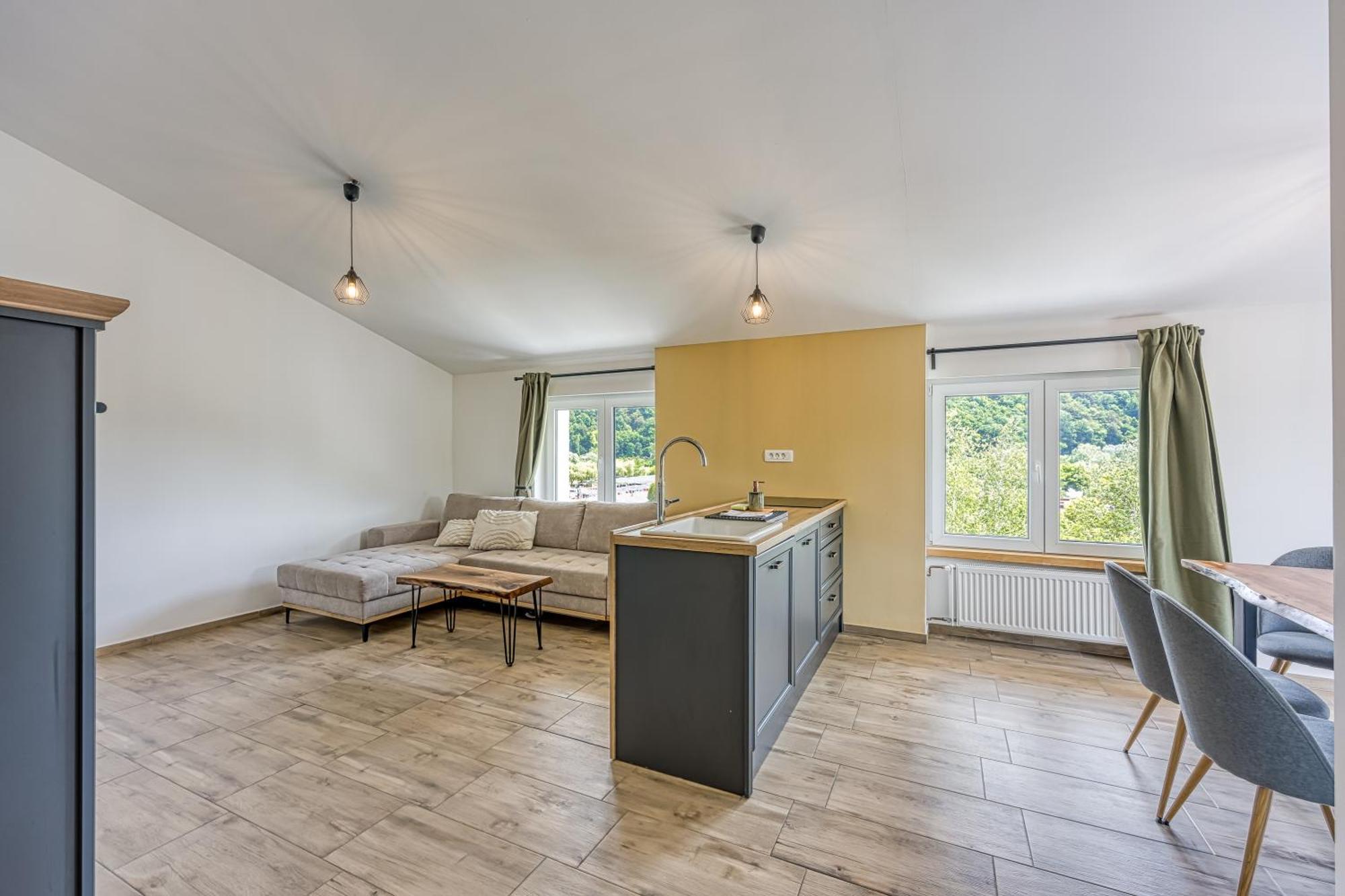 Vila Lisjak - Apartments Подчетртек Екстер'єр фото