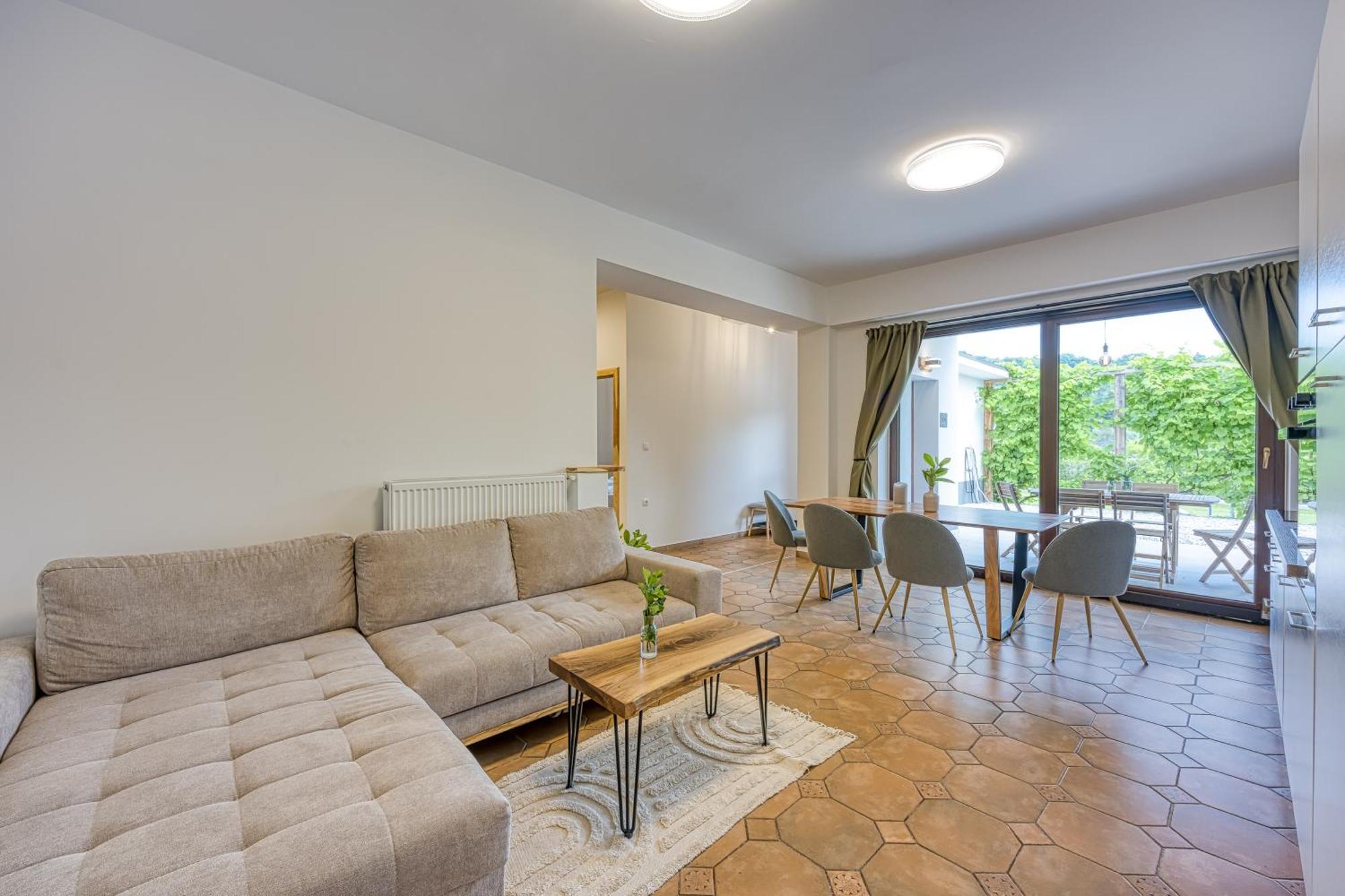 Vila Lisjak - Apartments Подчетртек Номер фото
