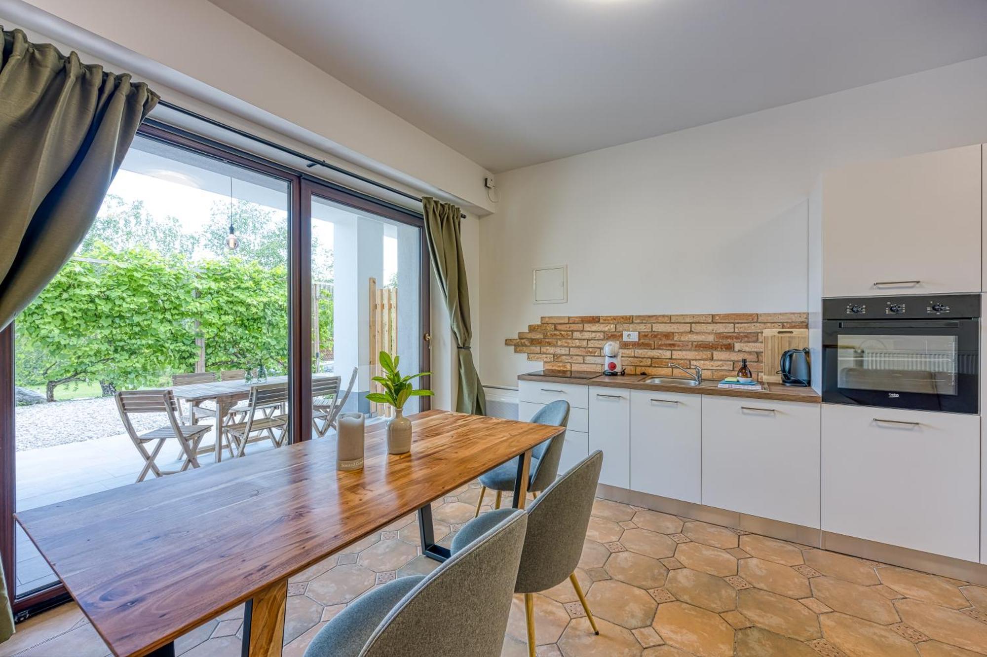 Vila Lisjak - Apartments Подчетртек Номер фото