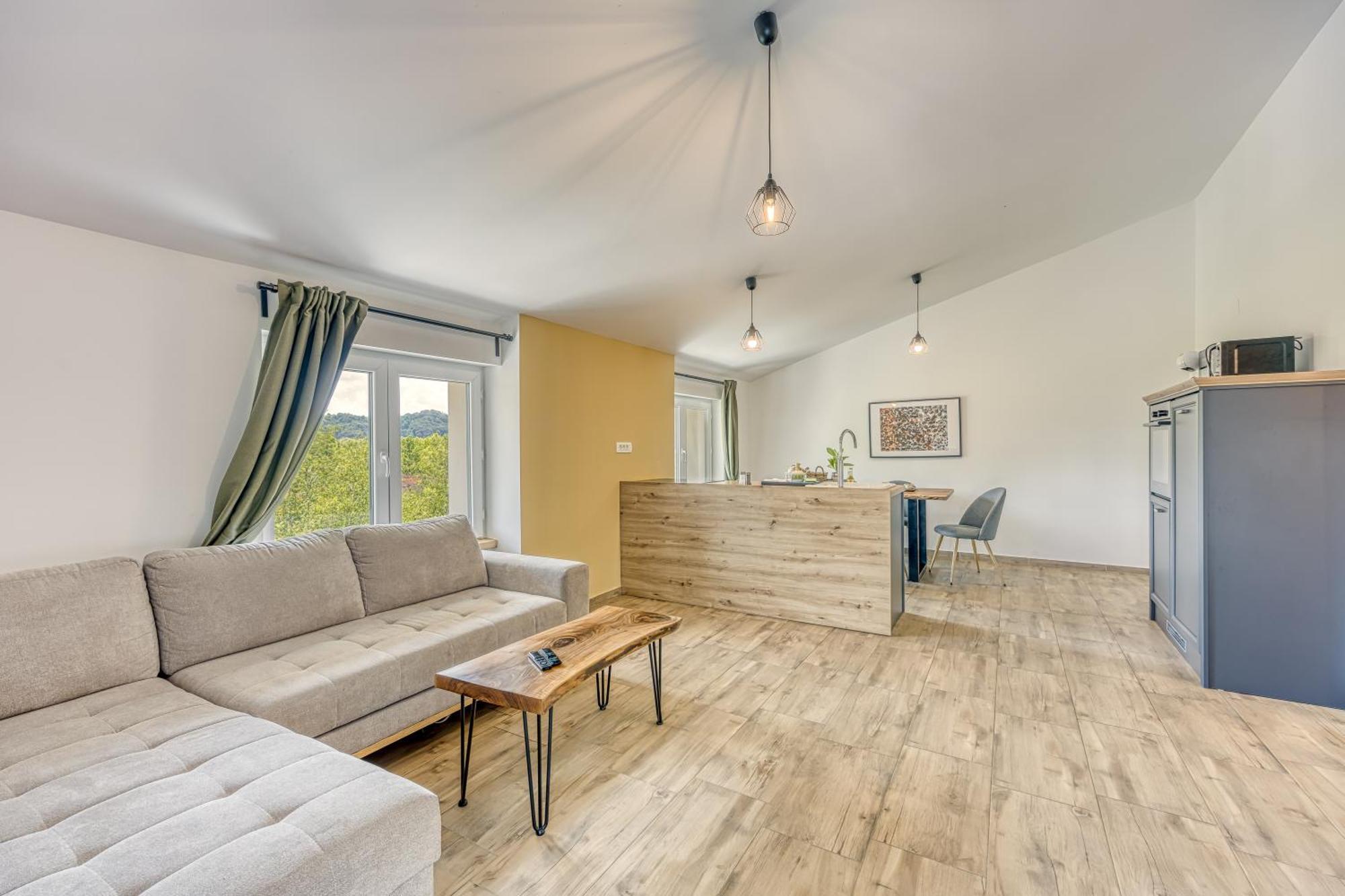 Vila Lisjak - Apartments Подчетртек Номер фото