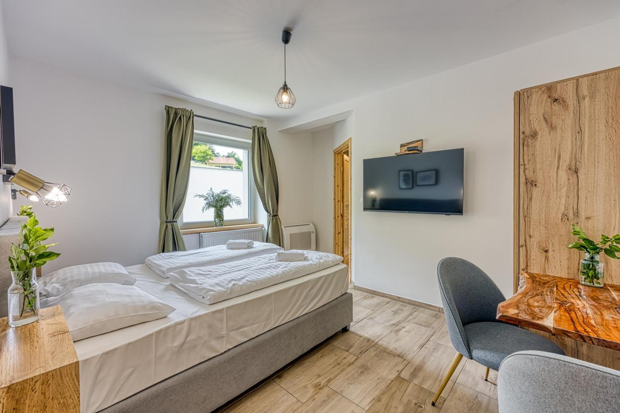 Vila Lisjak - Apartments Подчетртек Екстер'єр фото