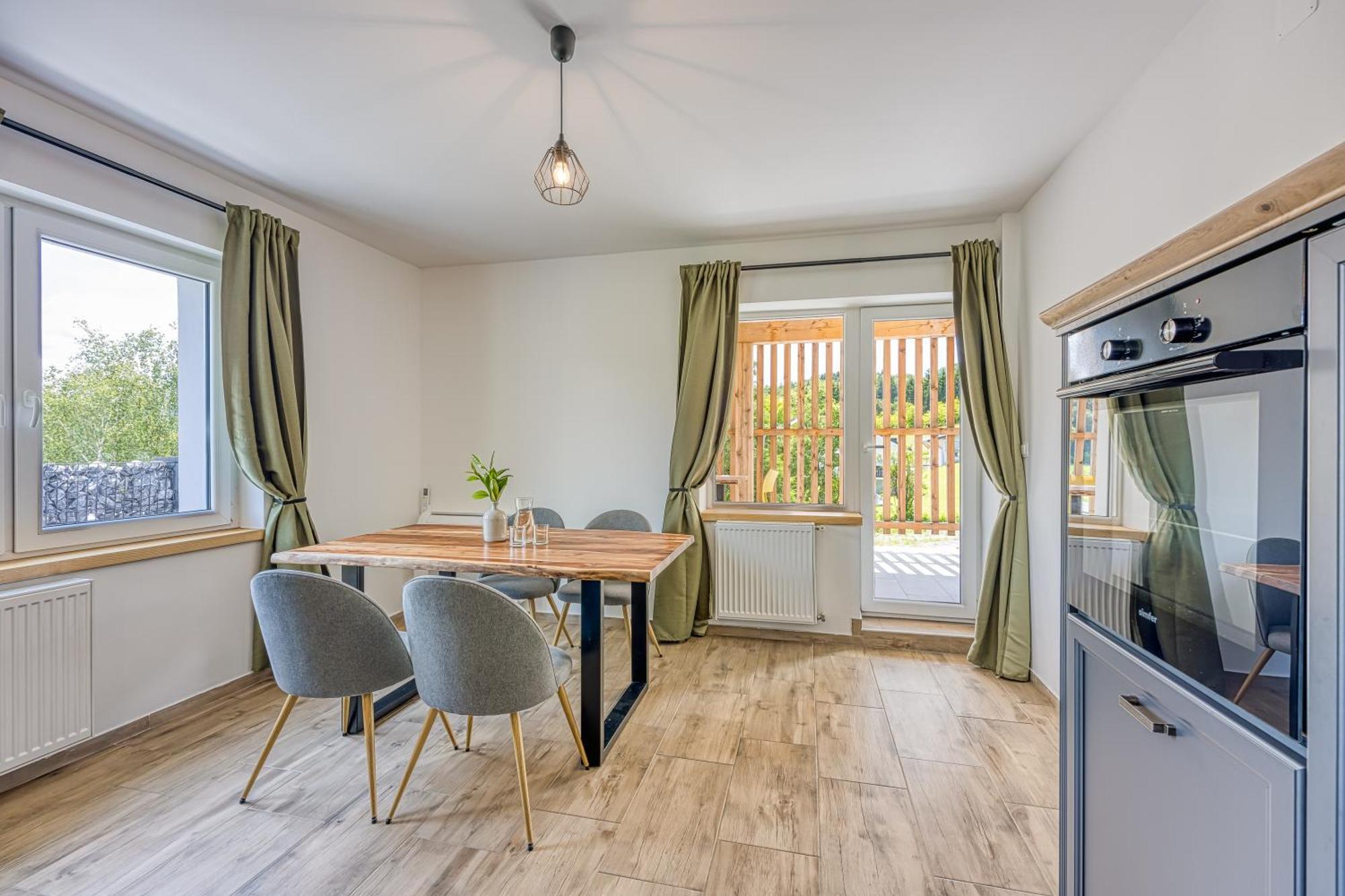 Vila Lisjak - Apartments Подчетртек Екстер'єр фото