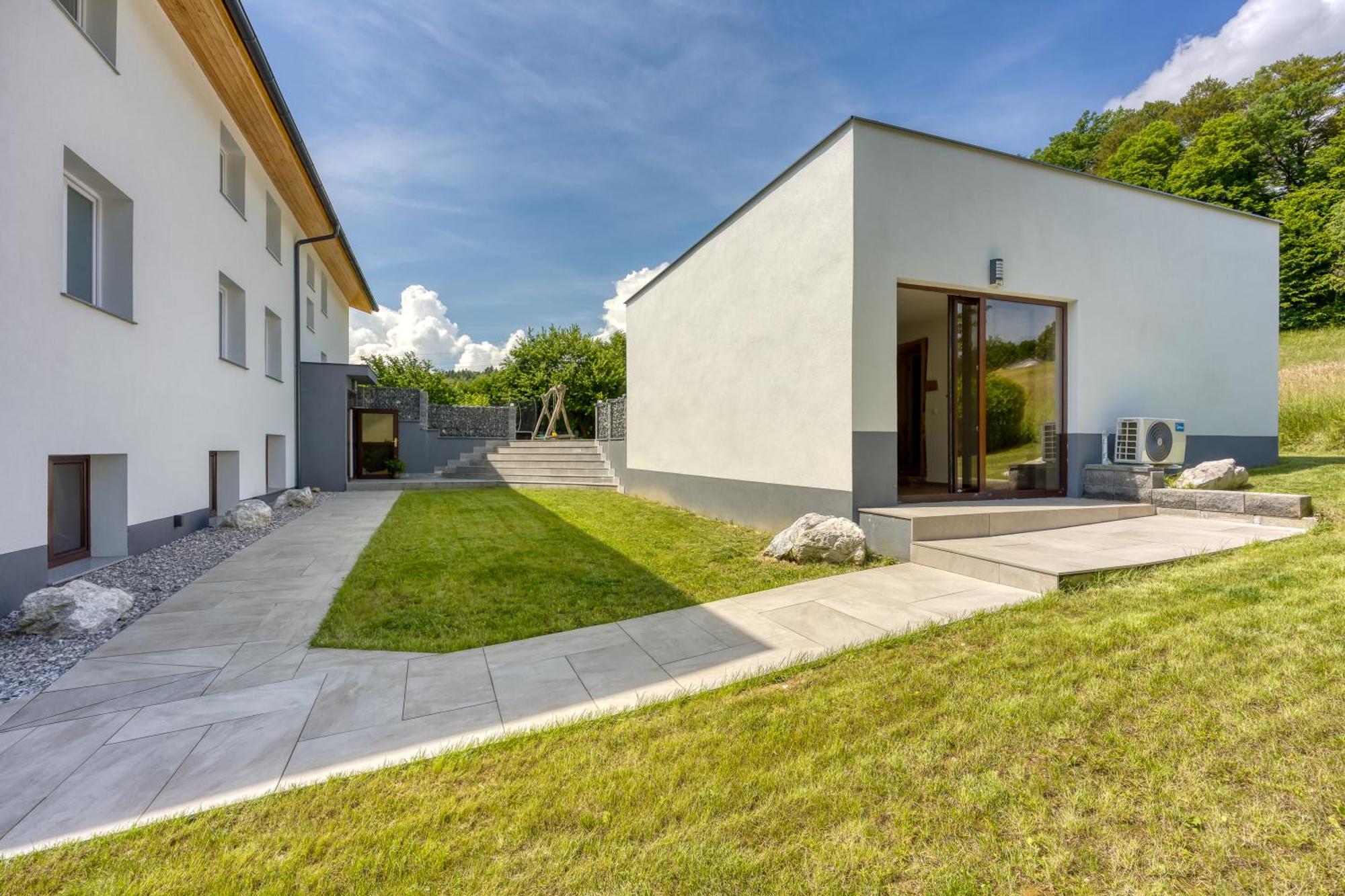 Vila Lisjak - Apartments Подчетртек Екстер'єр фото